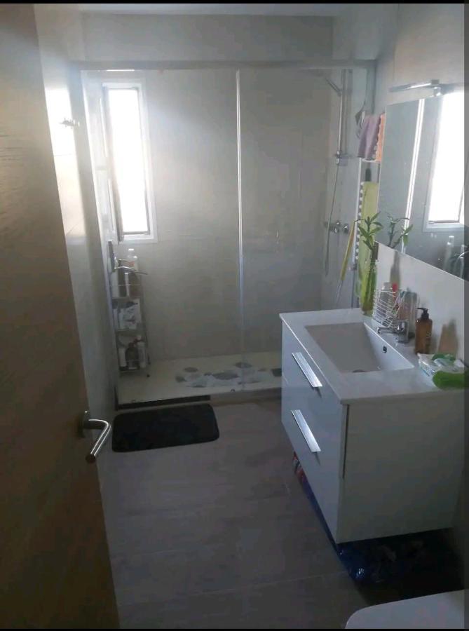 Amplia Habitacion En Vivienda Duplex Madri Exterior foto